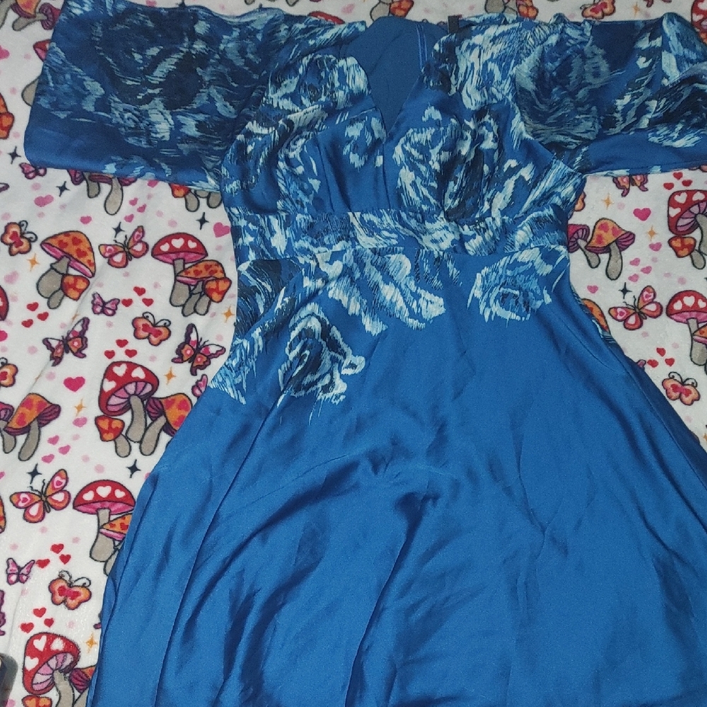 White House Black Market Blue Floral Long Sleeve Dress